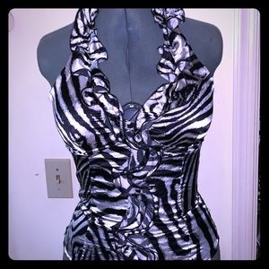 Gorgeous Around The Neck Top